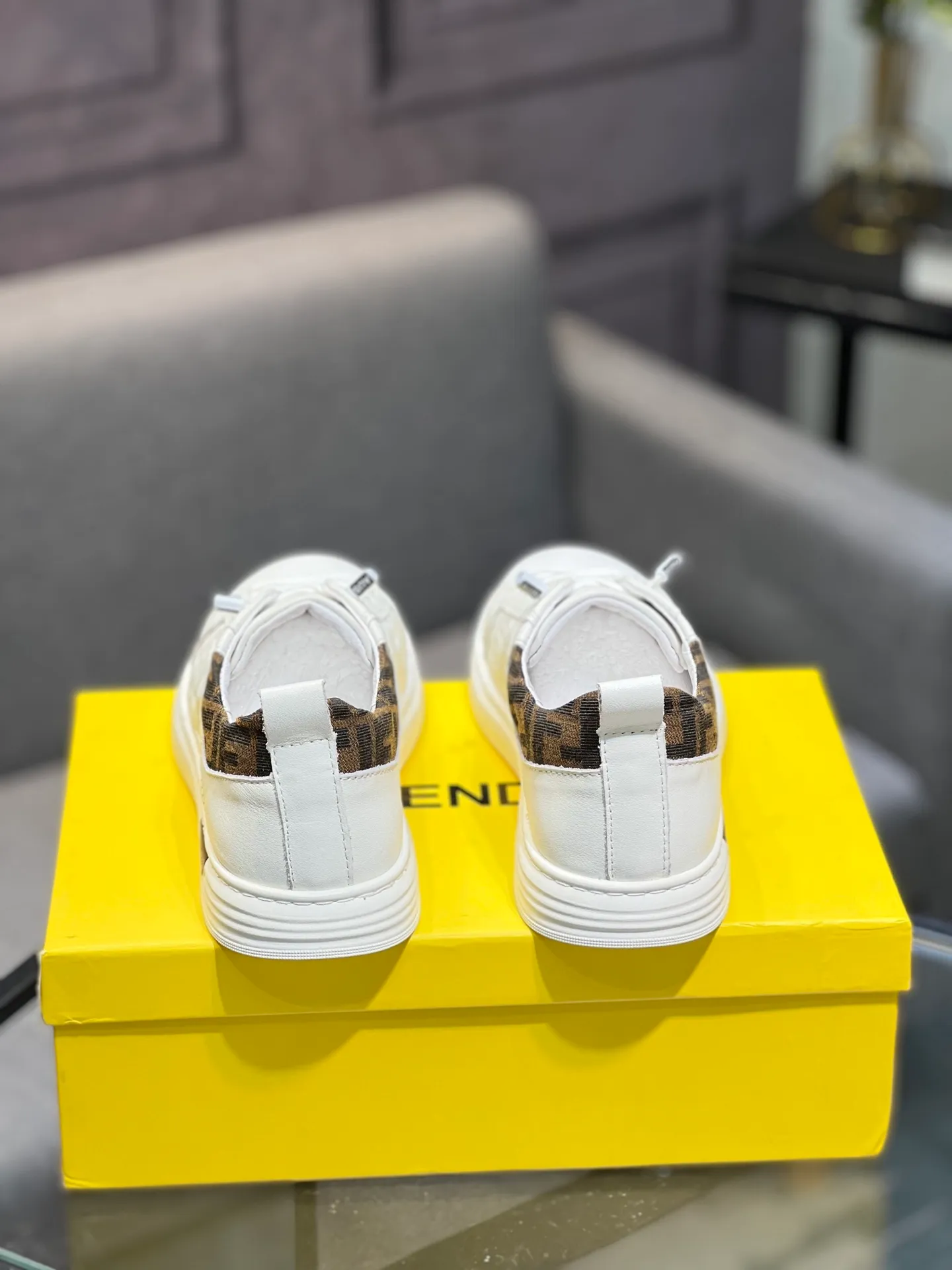 Men's men's shoes 💰400 [FENDI] Spring and Autumn new style 🙈original replica! Reproduced from the original 💯, the workmanship is top-notch, 💪💪💪 cowhide leather upper ➕ genuine leather feet, 👻 suitable for all kinds of travel! Number of yards 38-44